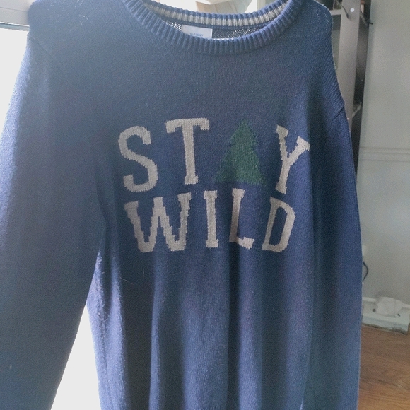 Old Navy Stay Wild Sweater - Picture 3 of 4